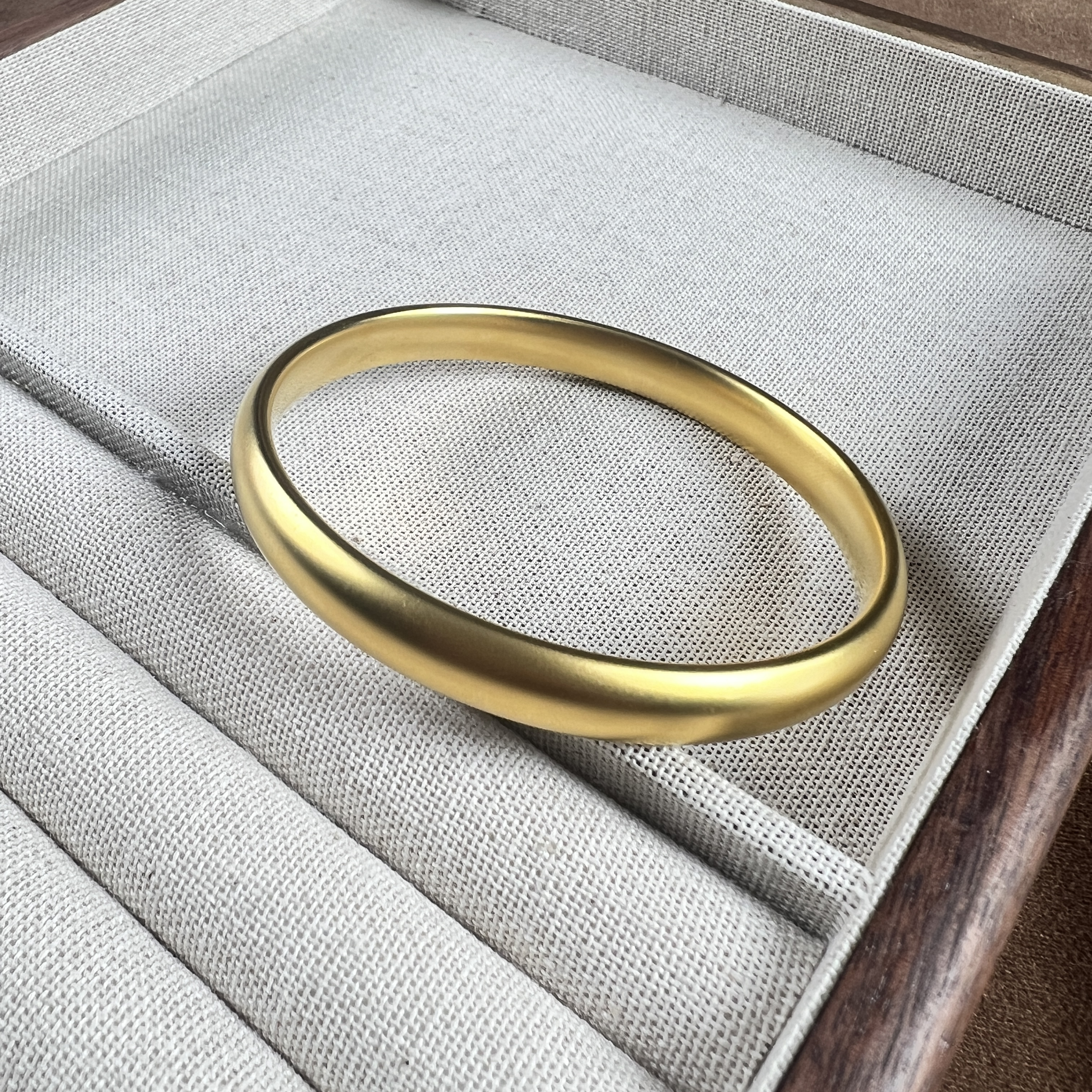 YD008泥鳅背轮胎手镯经典款