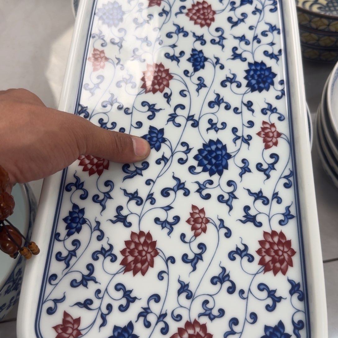 摆件釉里红缠枝莲干泡台