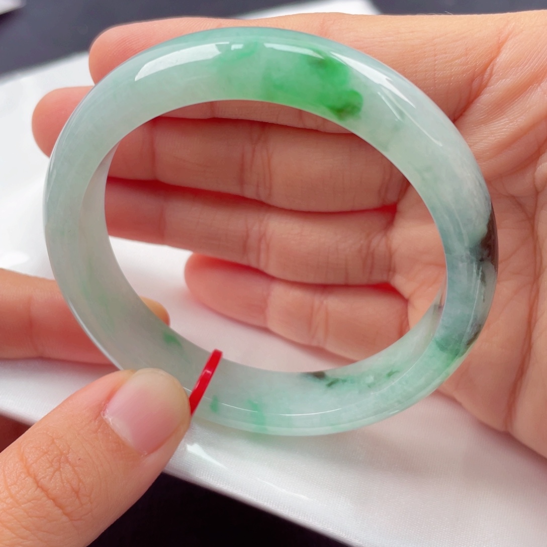 翡翠未镶嵌手镯54.6正圈