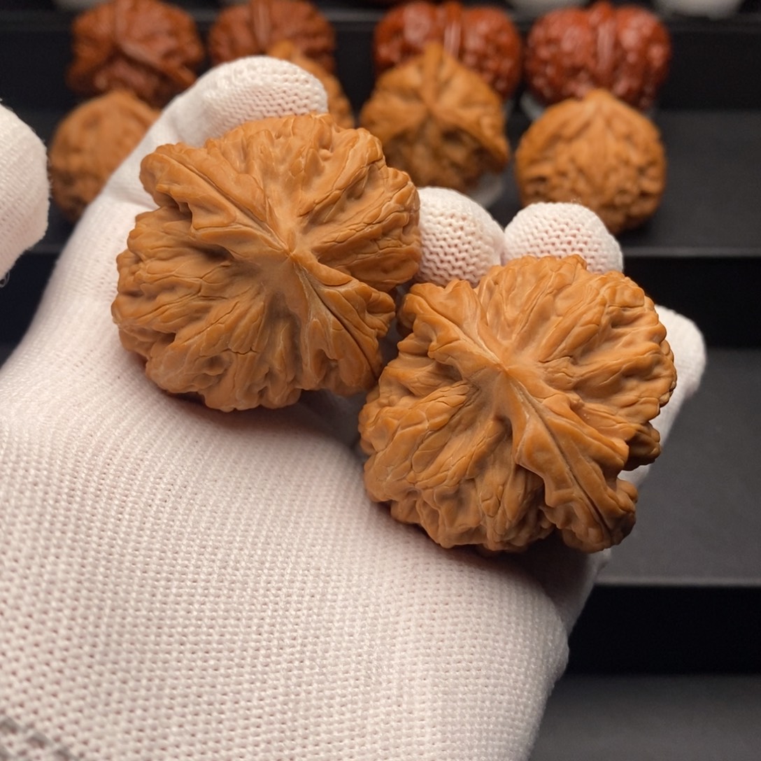 文玩核桃把件45尺全品货头红锦鲤