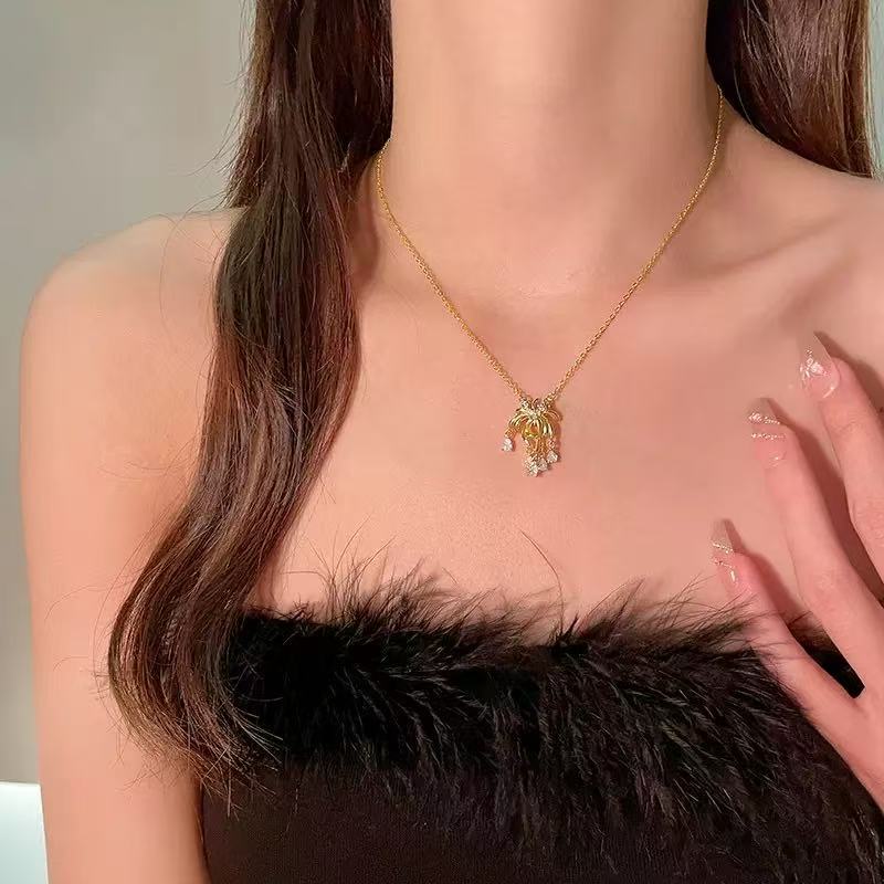 铜合金项链 精致烟花项链新款2024爆款气质百搭高级感锁骨颈链