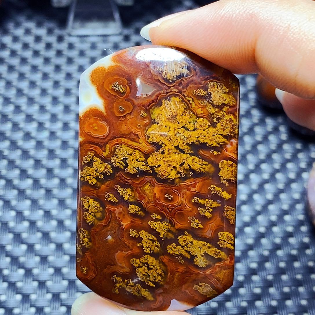玛瑙/玉髓颈饰未镶嵌董*拿