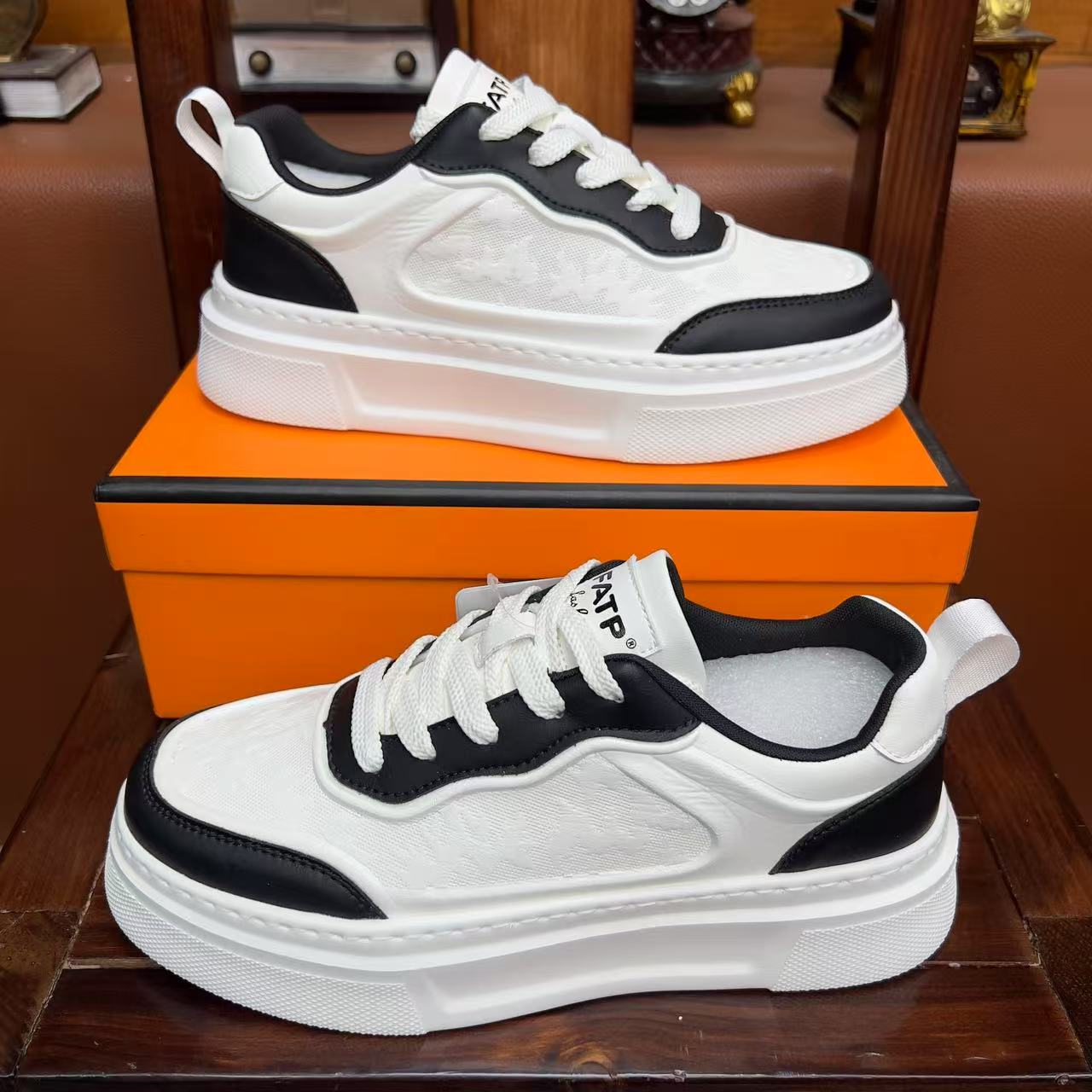 爆款轻便男鞋秋新款皮面增高休闲鞋软底透气厚底小白鞋男款鞋子男