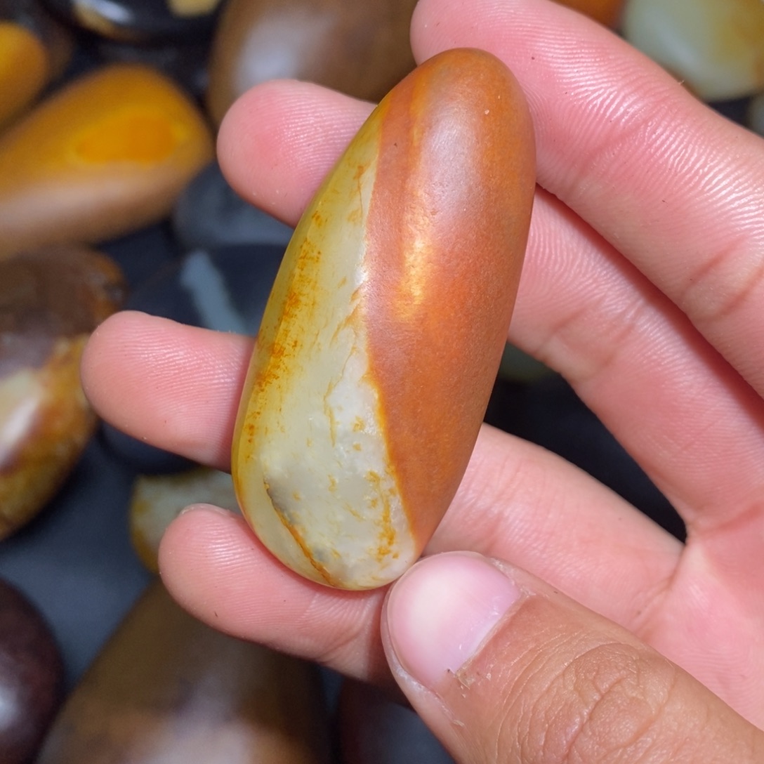 和田玉未镶嵌珠宝奇石