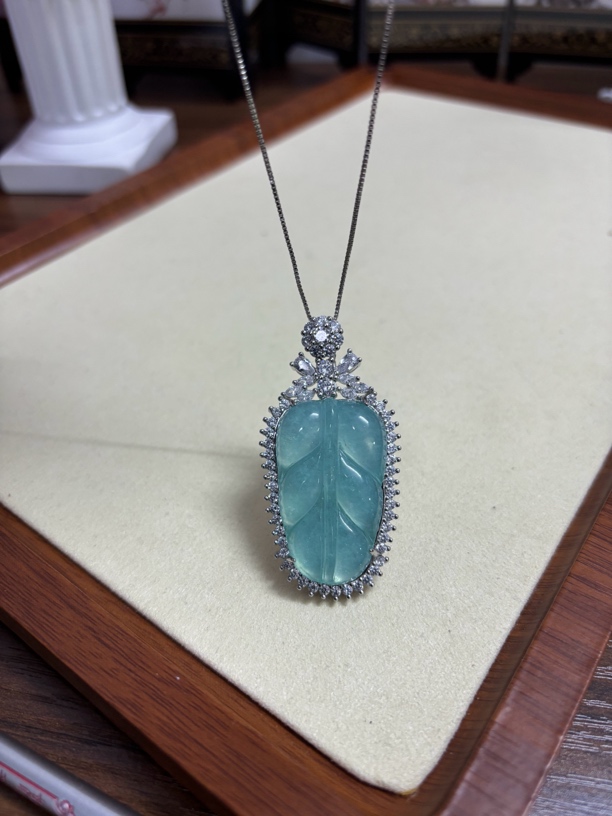 源头工厂直销 年底清库存 缅甸翡翠蓝水叶子简约吊坠挂件项链 