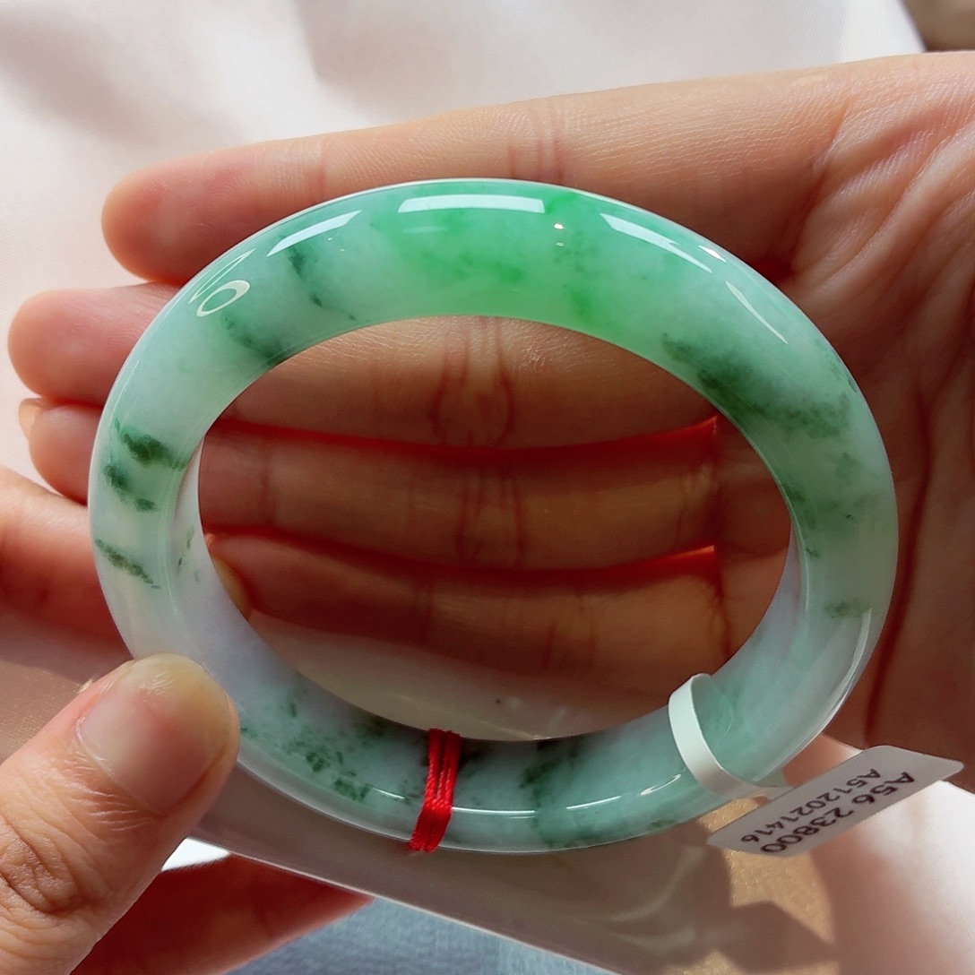 翡翠未镶嵌手镯57泥鳅背 白底绿花(8号)