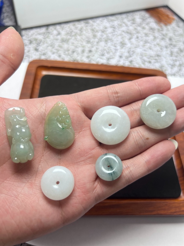 天然A货缅甸翡翠兔子平安扣福瓜多样性发发一件