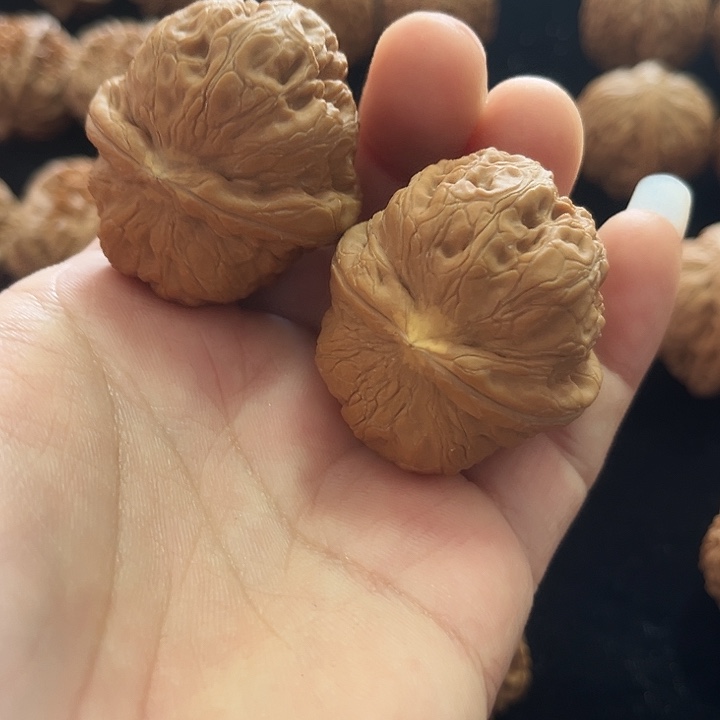 把件文玩核桃边38肚42左右瑕疵元宝，编号013