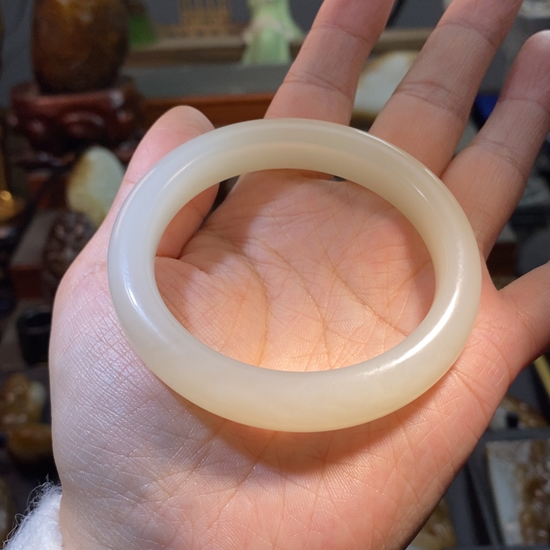 和田玉未镶嵌颈饰懿**变