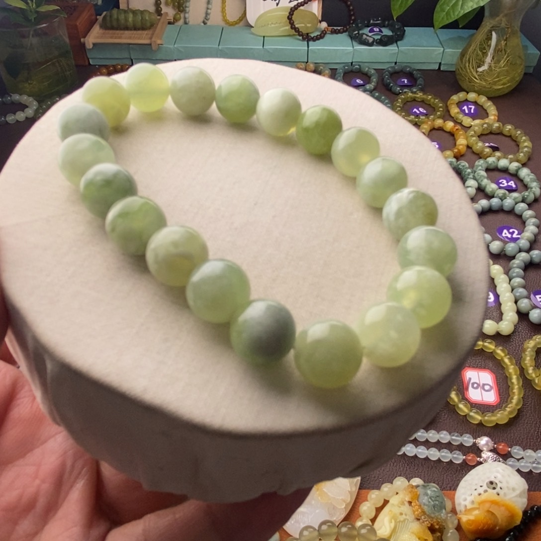 蛇纹石玉手串未镶嵌