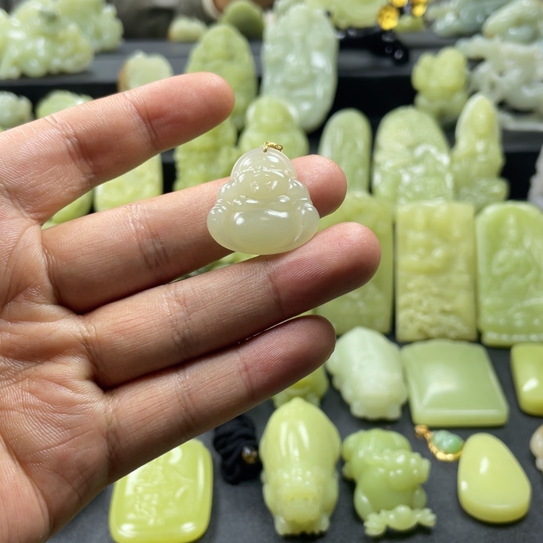 和田玉（黄玉）未镶嵌颈饰