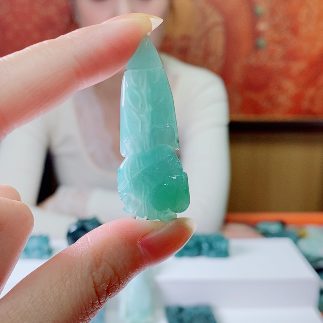 【闪购商品】翡翠颈饰未镶嵌11111111