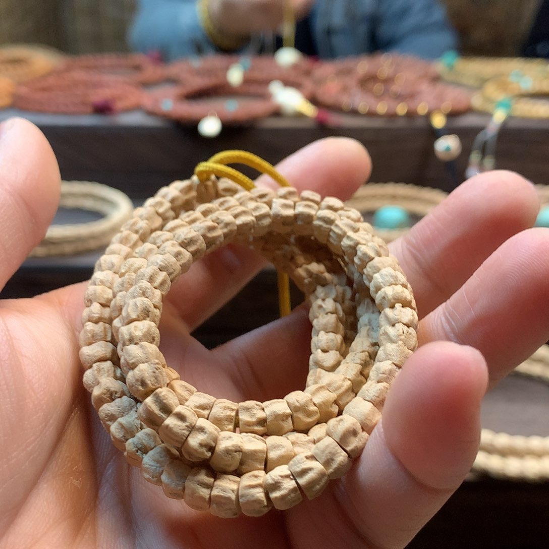 柏香籽/百香籽吊坠粉皮黄油微斜切龙脊多棱大肠