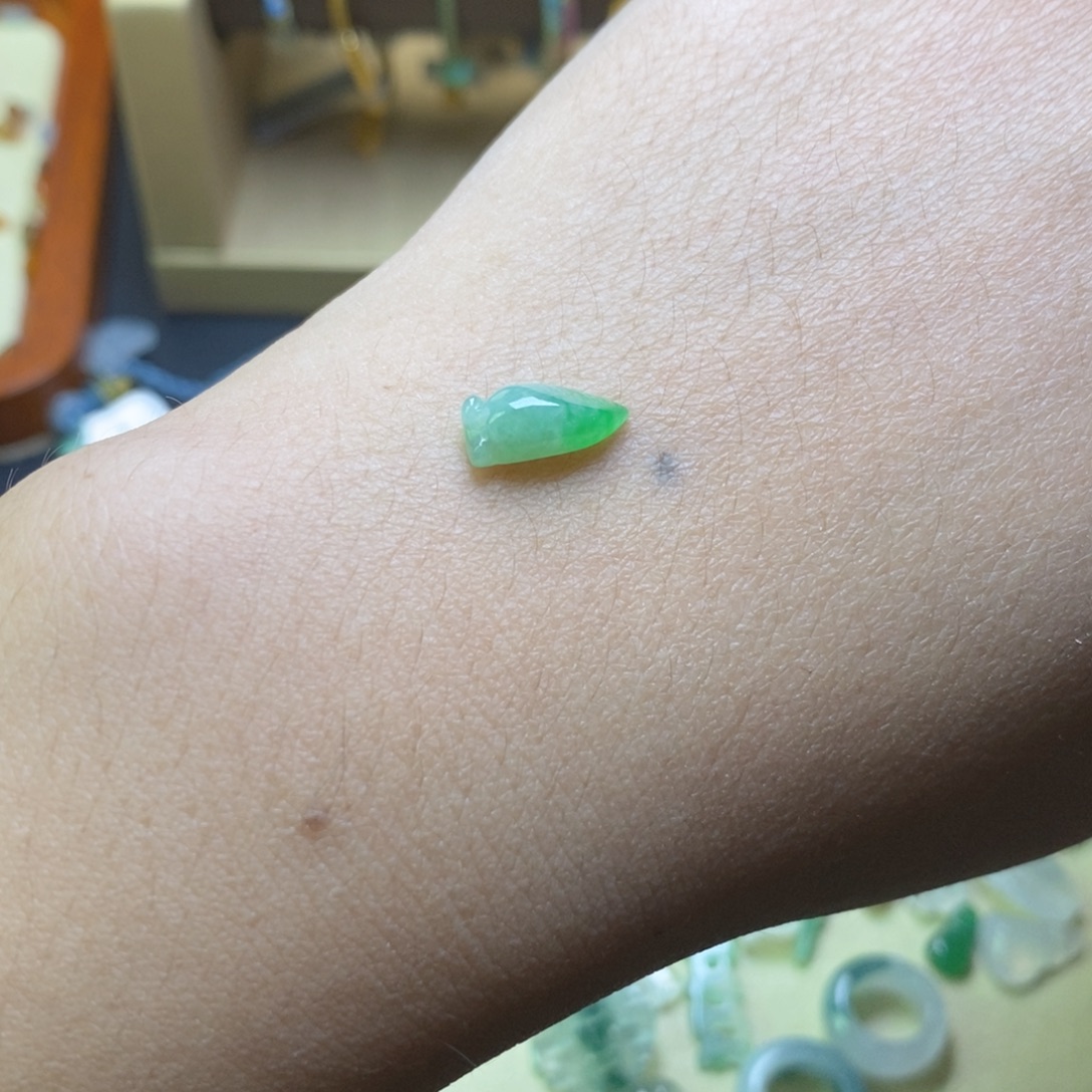 翡翠未镶嵌颈饰13456