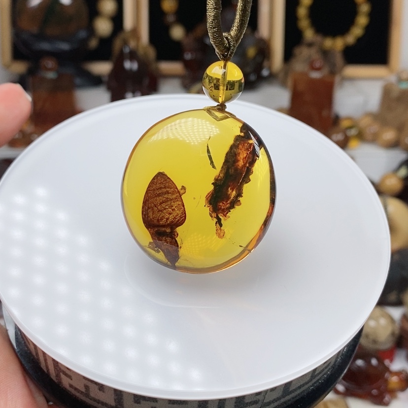 【闪购商品】植物珀颈饰未镶嵌