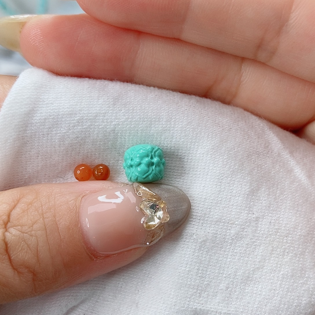 南红玛瑙未镶嵌珠宝奇石