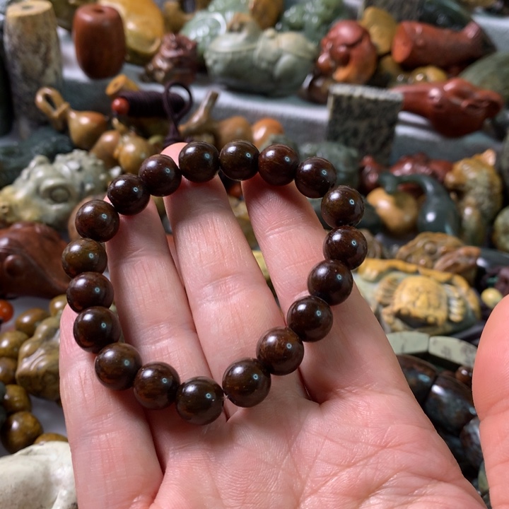 未镶嵌岫岩河磨玉（透闪石质玉）把件