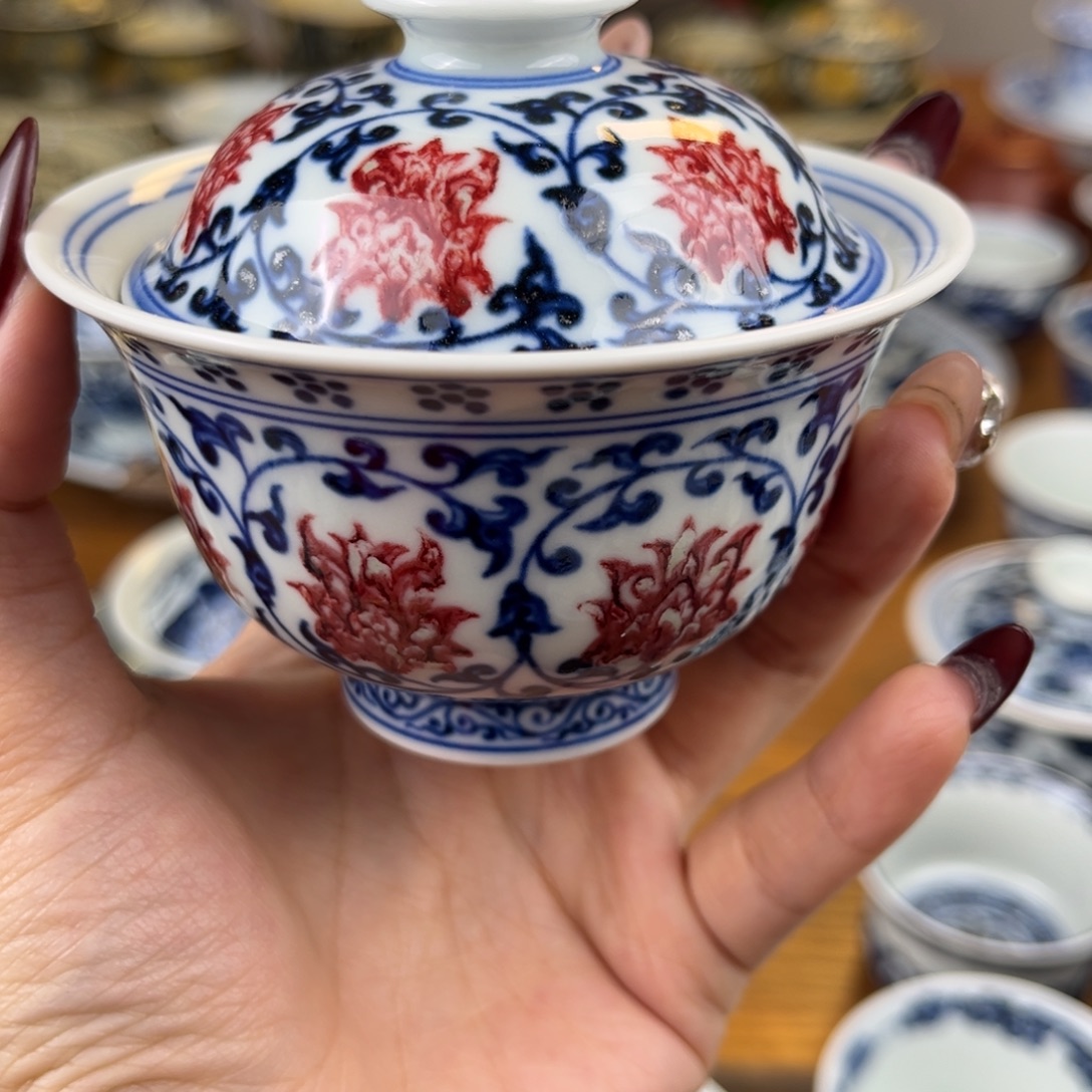 洋****段泥釉里红盖碗微瑕