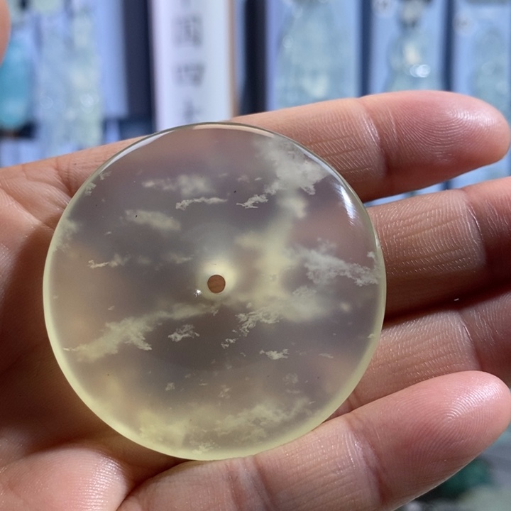 岫玉未镶嵌颈饰吊坠