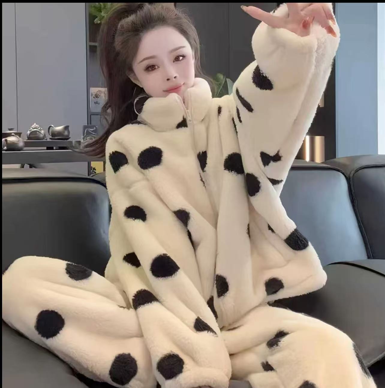 2025冬季新款加绒加厚波点睡衣女士保暖长袖家居服套装