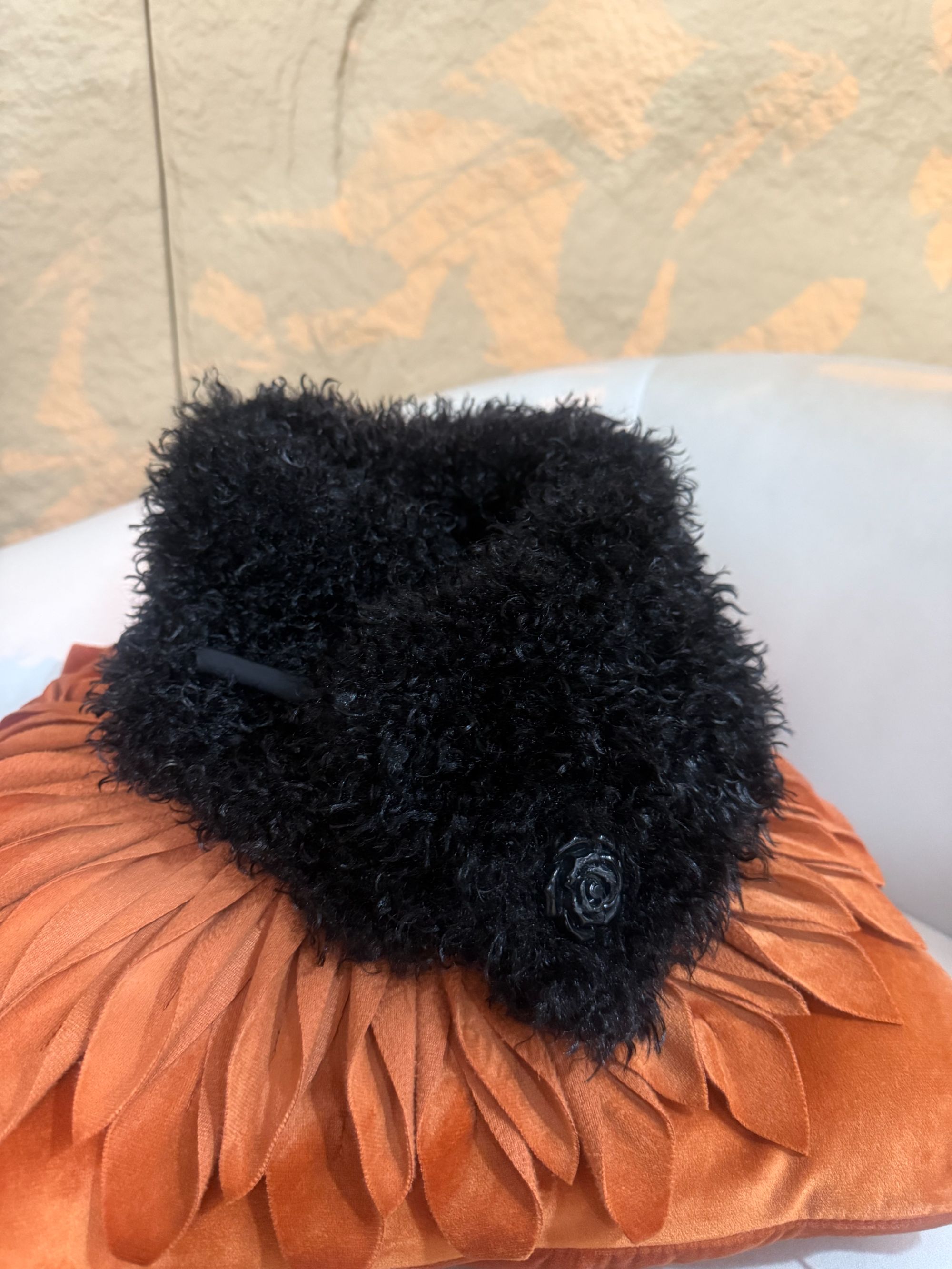 2025女士秋冬黑色毛绒堆堆毛领