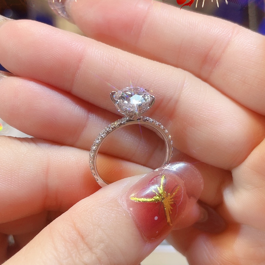 实验室培育钻石18K金镶嵌2D-E/VS，13