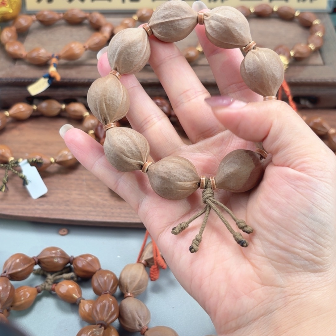 几***。橄榄核吊坠鲨鱼背