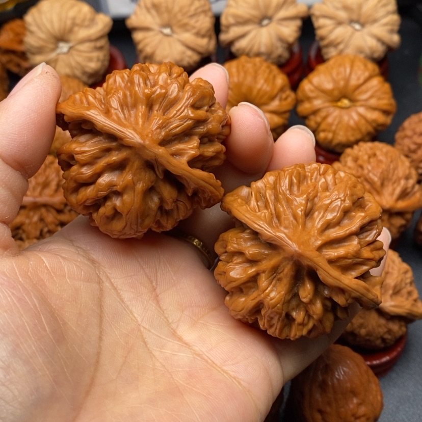 【闪购商品】文玩核桃把件49帝王