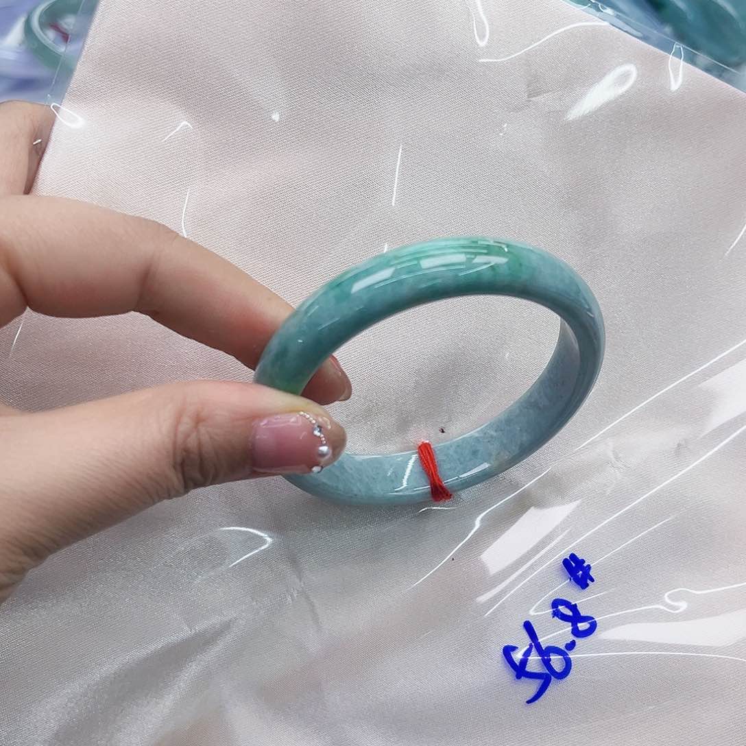 翡翠手镯未镶嵌天然缅甸翡翠手镯