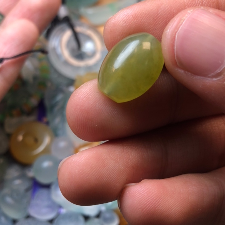 定制翡翠未镶嵌挂件