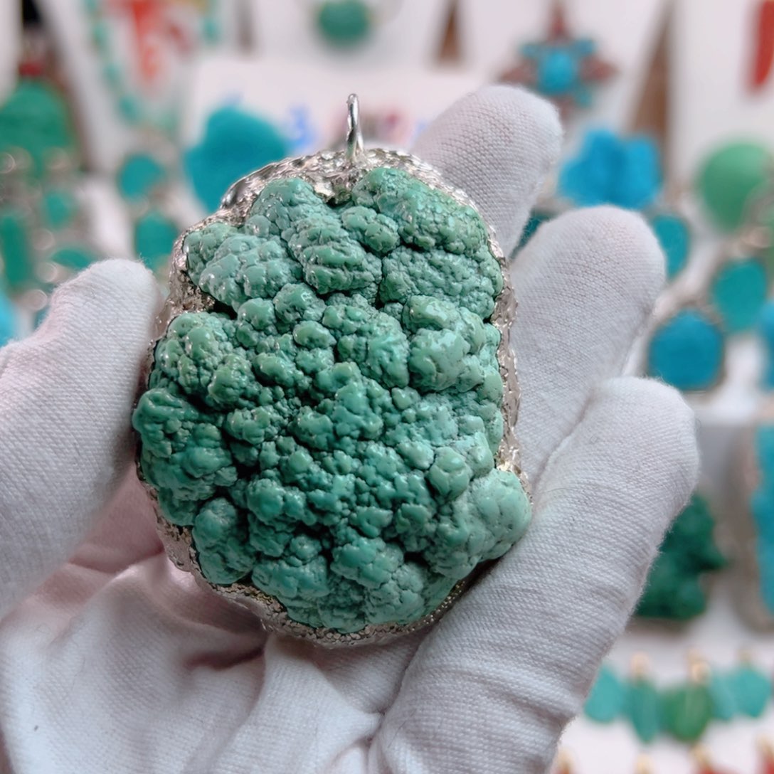 绿松石颈饰未镶嵌