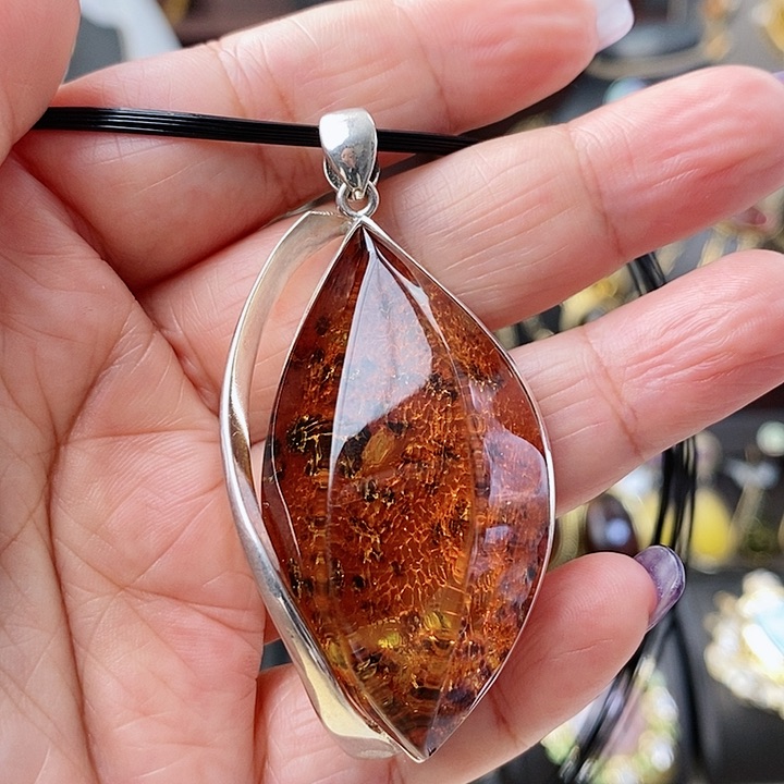 琥珀颈饰银S925镶嵌吊坠