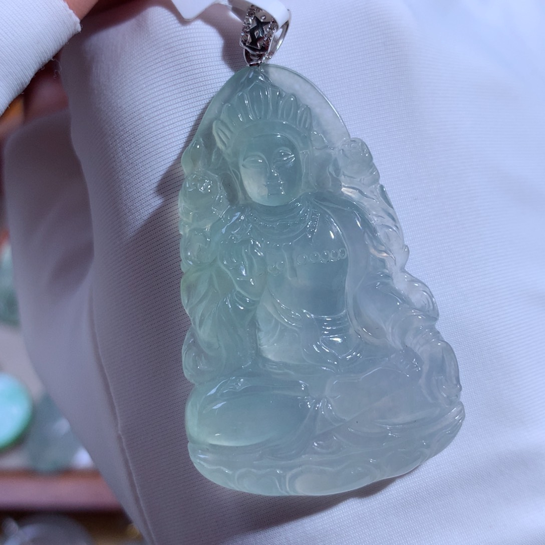 翡翠颈饰18K金镶嵌度母