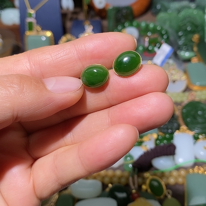 暖***暖和田玉（碧玉）18K金镶嵌吊坠(不含链)