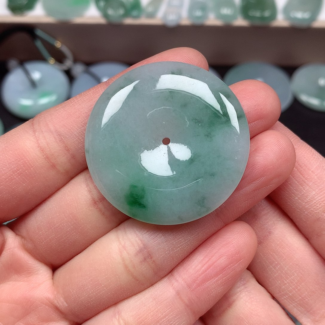 翡翠颈饰未镶嵌平安扣A