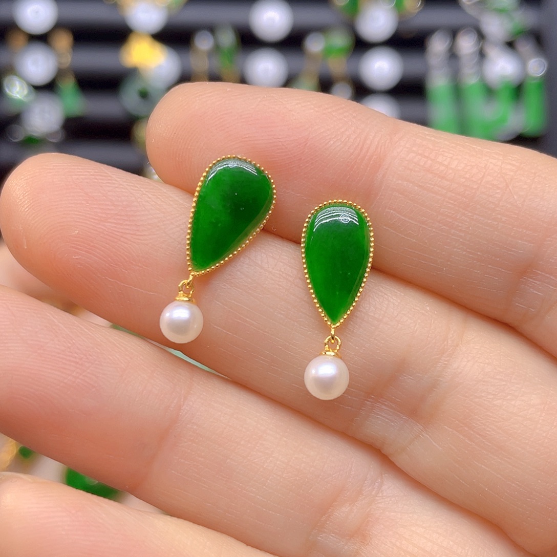 小****翡翠18K金镶嵌耳饰天然翡翠