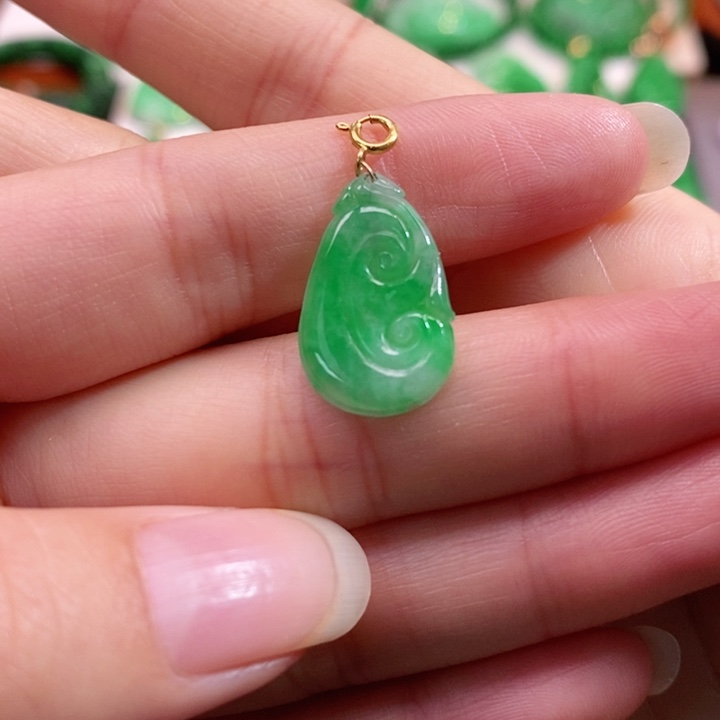 颈饰未镶嵌翡翠吊坠