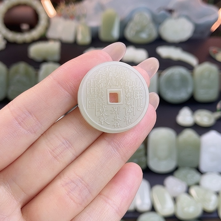 和田玉未镶嵌颈饰