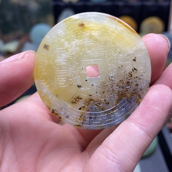 蛇纹石玉挂件合金