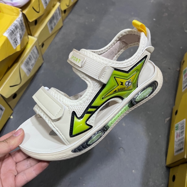 DT夏季1303中大童魔术贴沙滩凉鞋