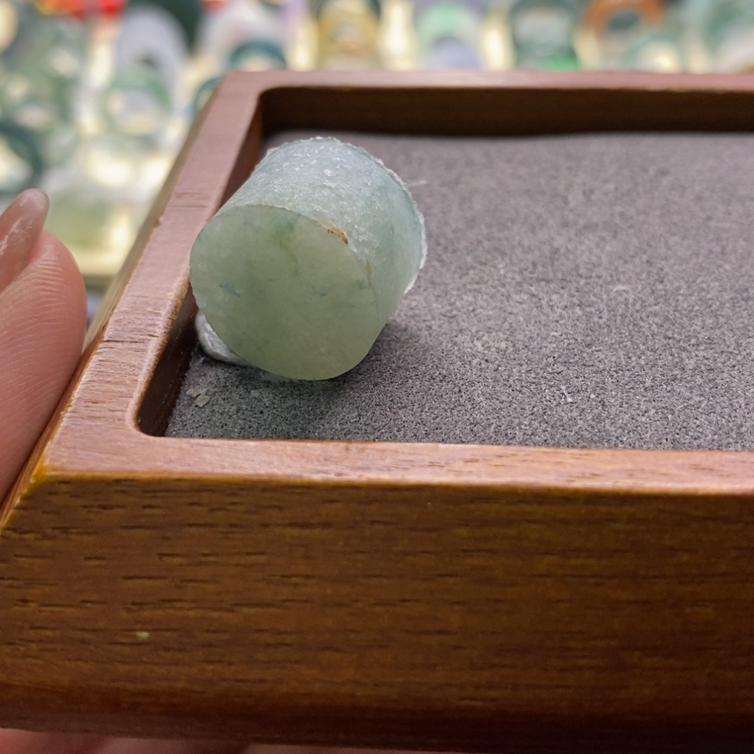定制翡翠未镶嵌水***灵翡翠