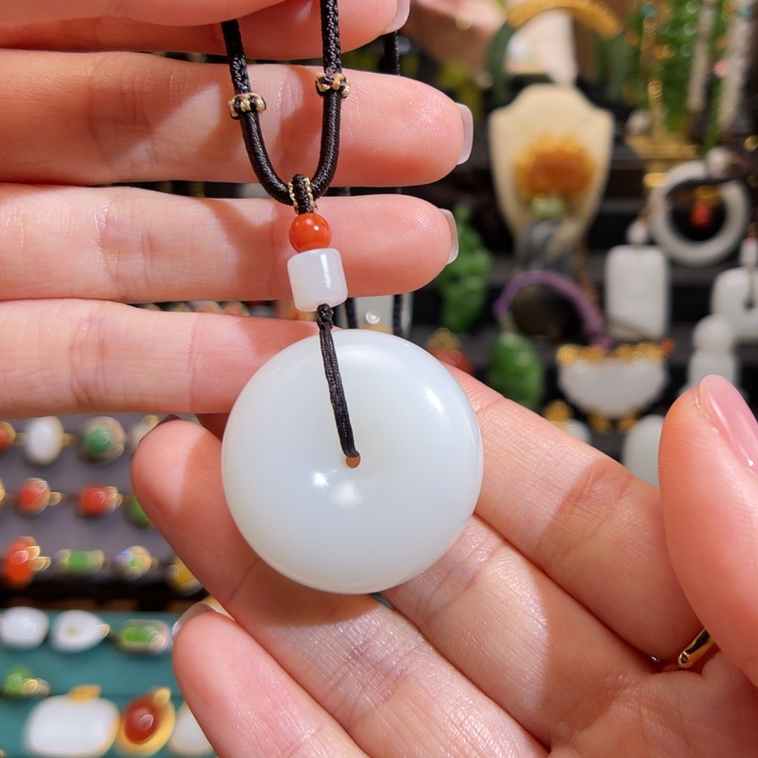 和田玉挂件未镶嵌