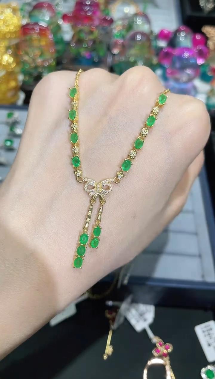 S925银镶嵌天然祖母绿项链