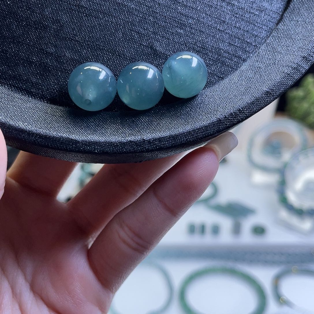 一***生翡翠散珠危料翡翠珠子三颗卡9+