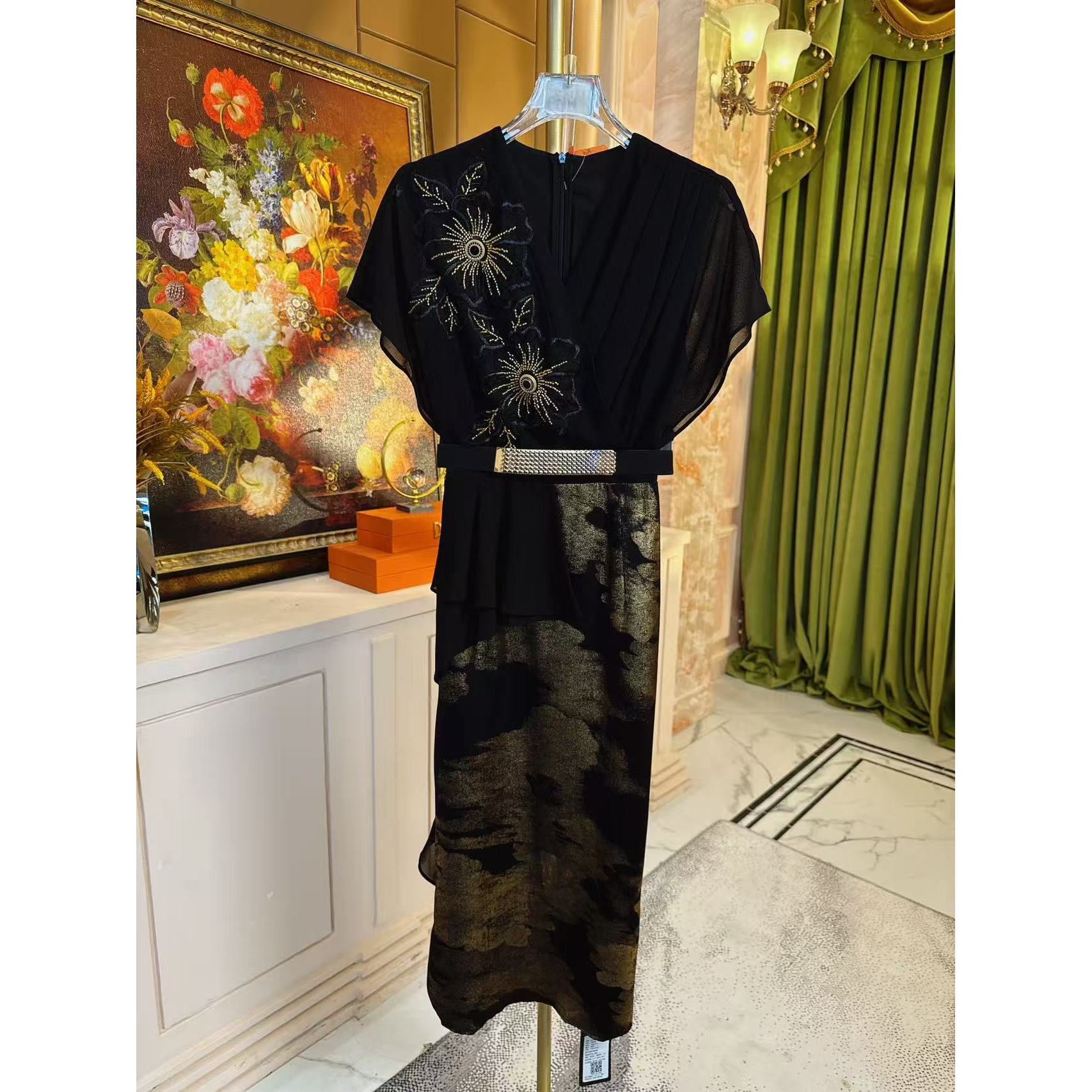 芙娜妮轻奢秋冬新款小众设计衬衫气质显瘦女装时尚连衣裙F2511454