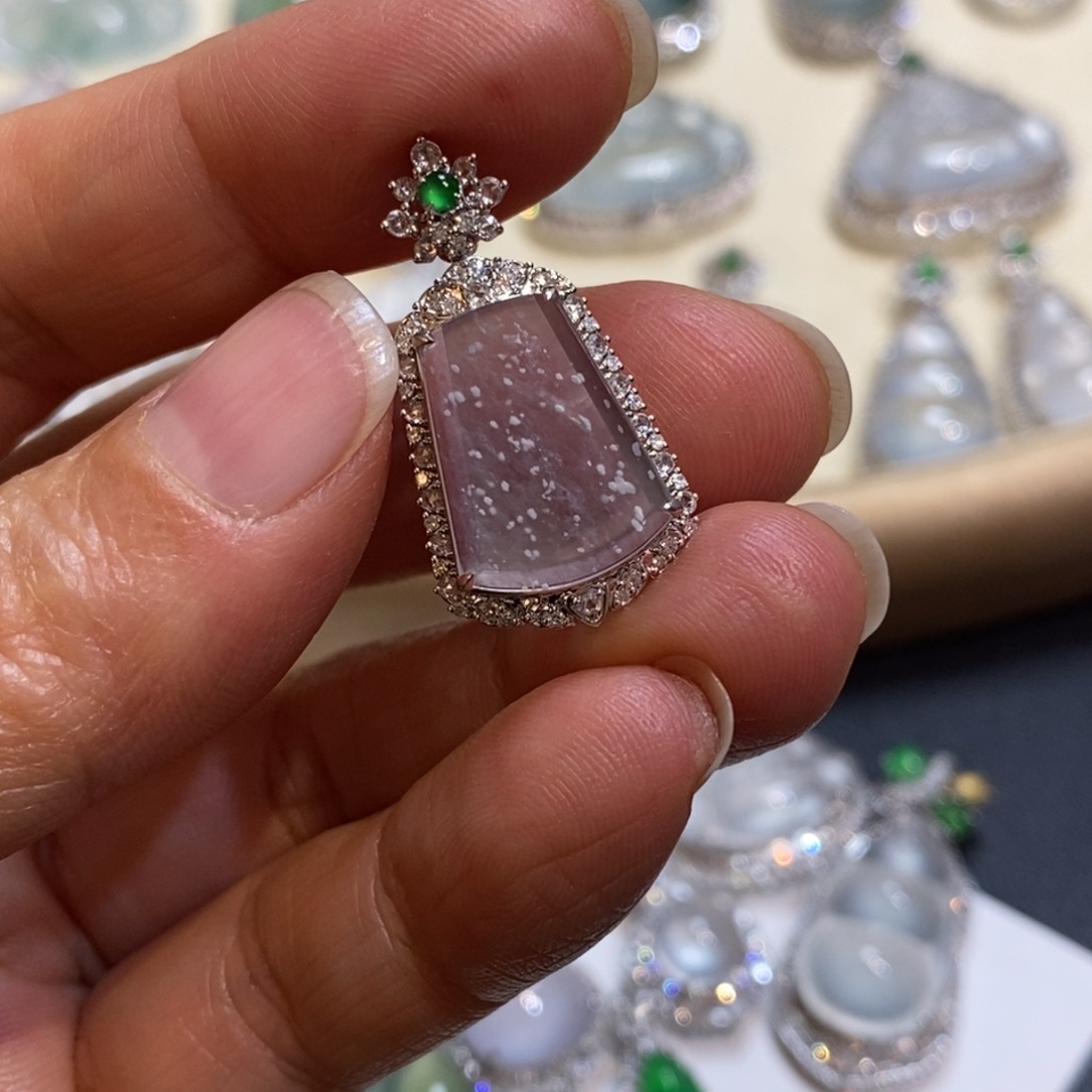 翡翠18K金镶嵌吊坠(不含链)无事牌