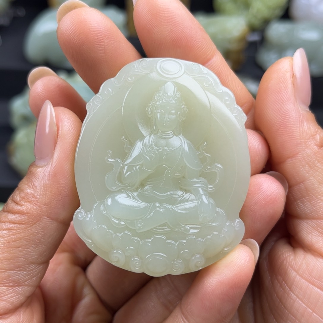 和田玉未镶嵌把件