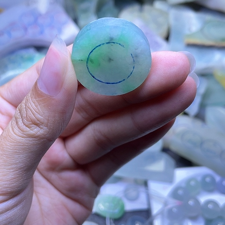 定制翡翠未镶嵌翡翠