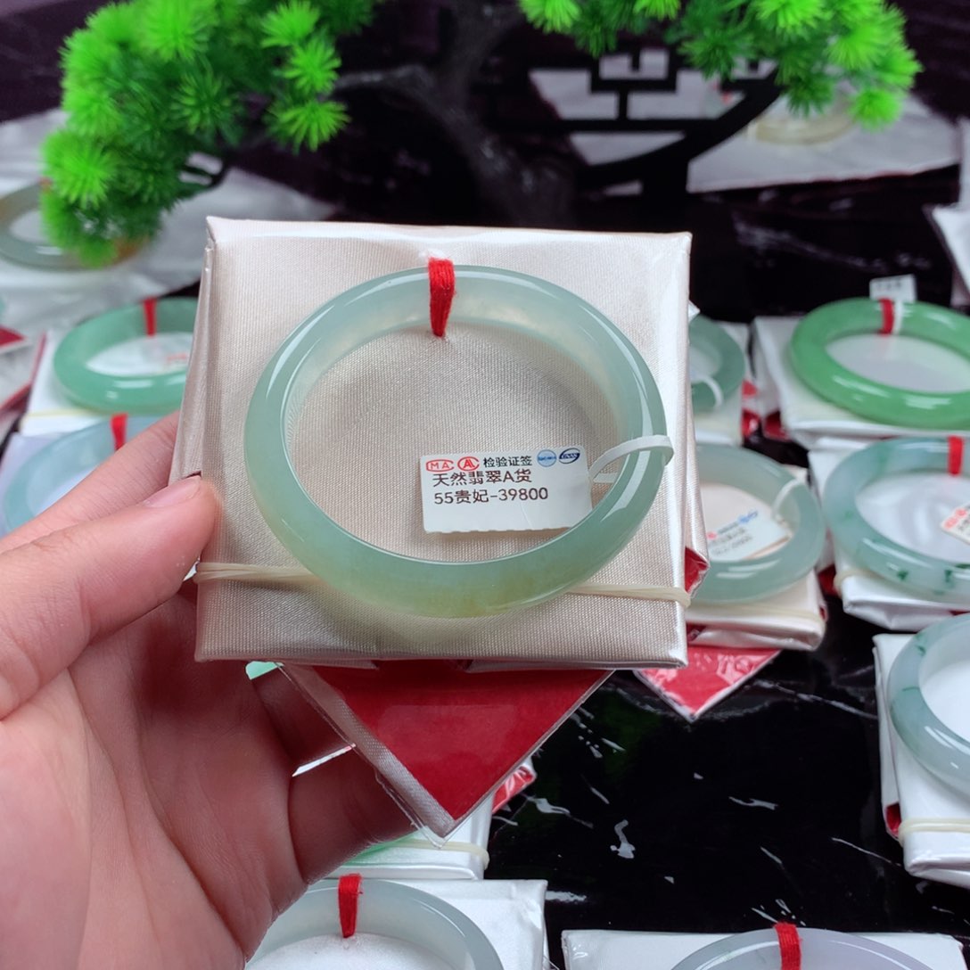 翡翠手镯未镶嵌缅甸翡翠天然手镯