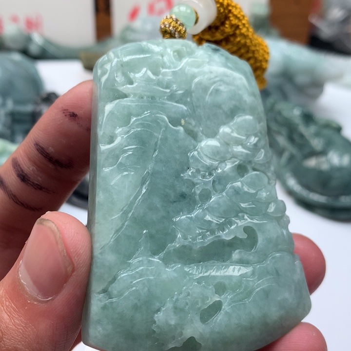 翡翠未镶嵌颈饰保真天然a货翡翠